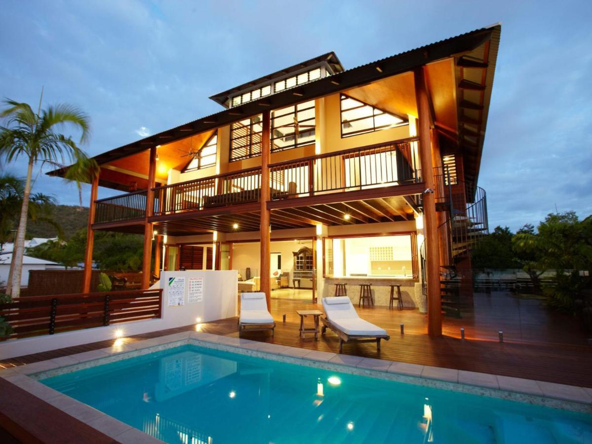 Villa Kembali Horseshoe Bay Exterior photo